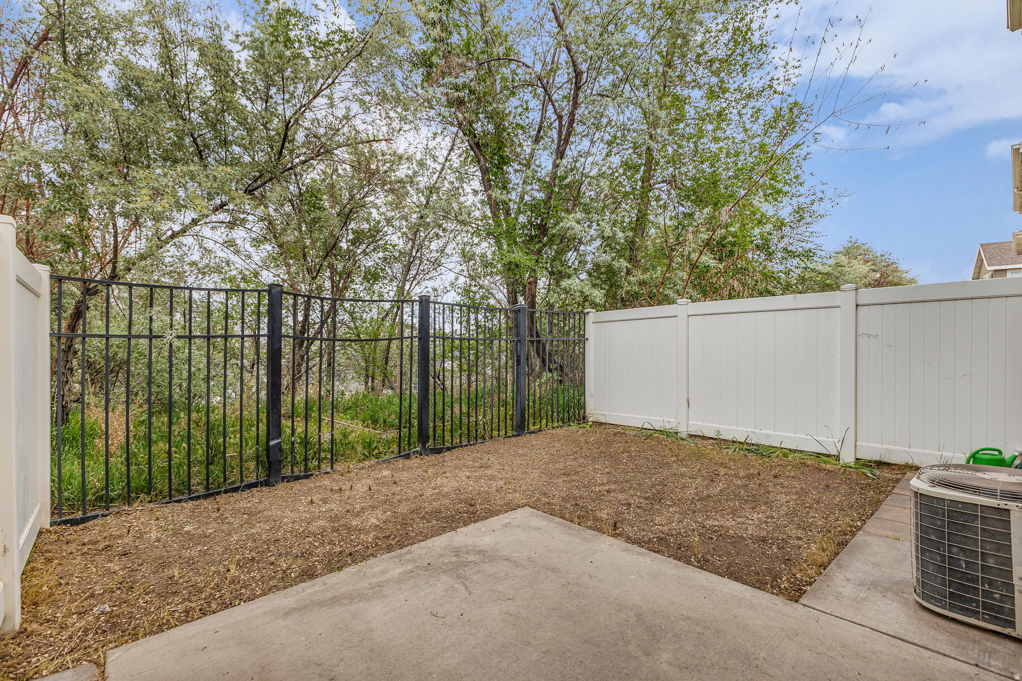 VINTAGE ON THE BLUFF - Residential