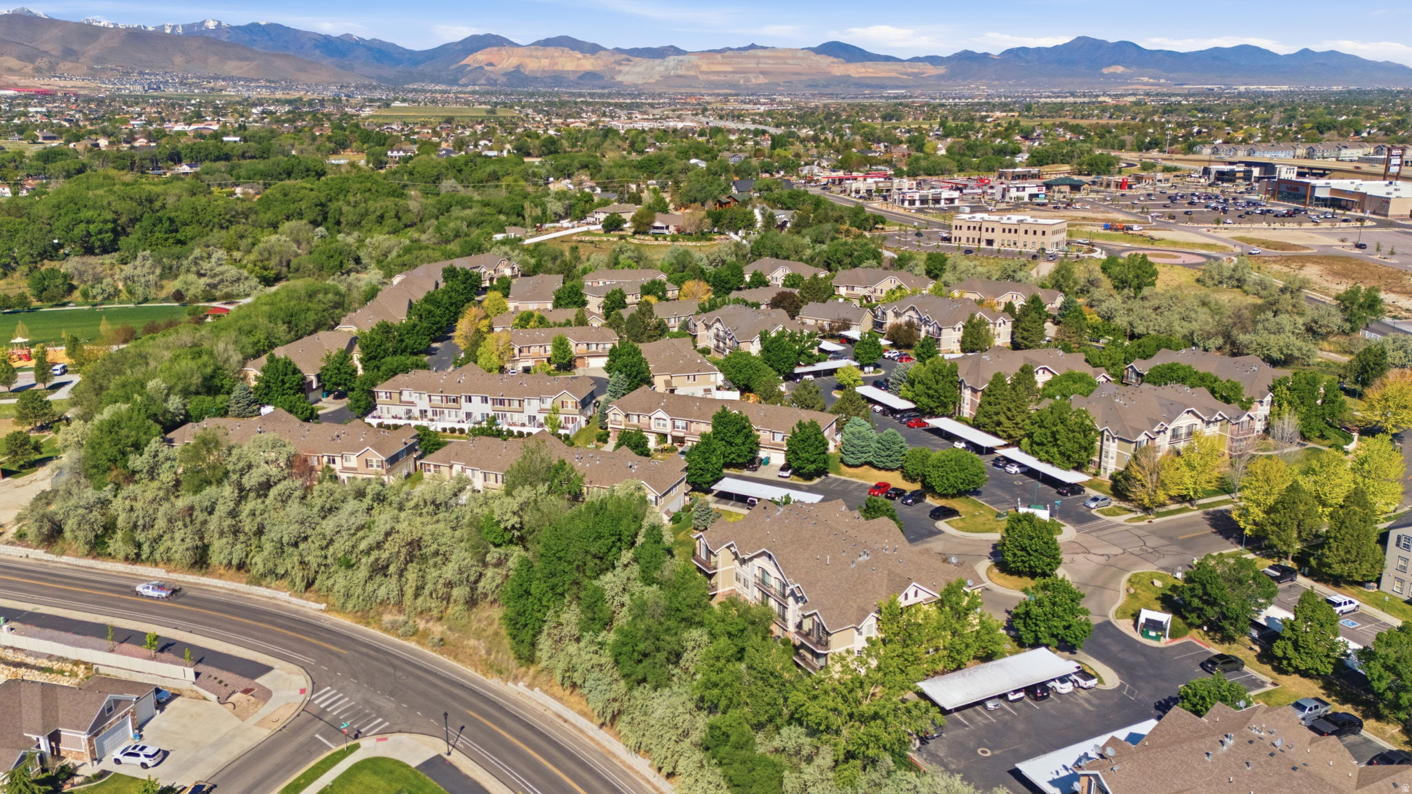 VINTAGE ON THE BLUFF - Residential