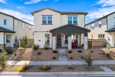 Photo of 663 W JUNIPER DR, Saint George, UT 84790 (MLS # 2128059)