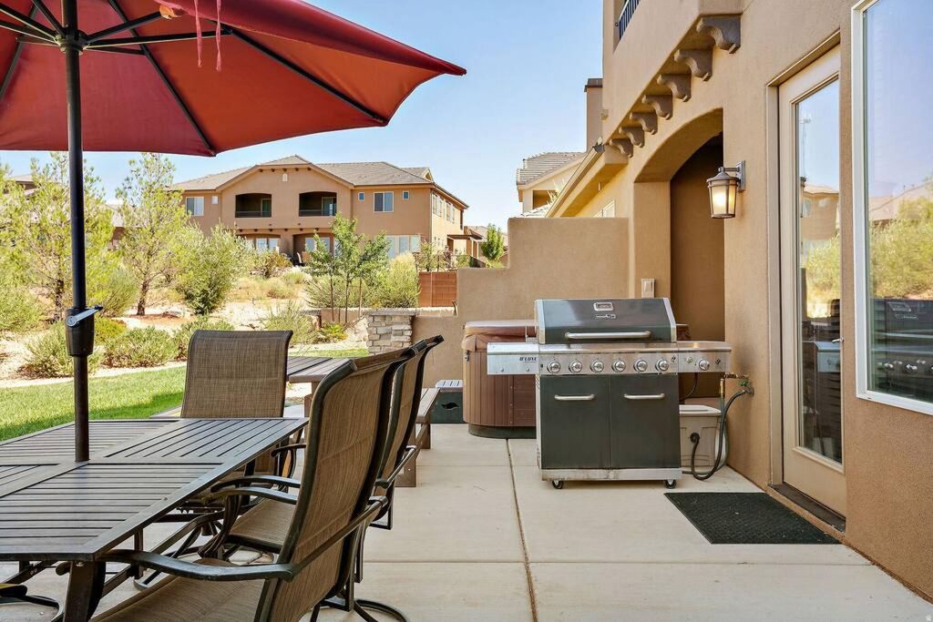 Photo of 2009 N CORAL RIDGE DR, Washington, UT 84780 (MLS # 2149636)