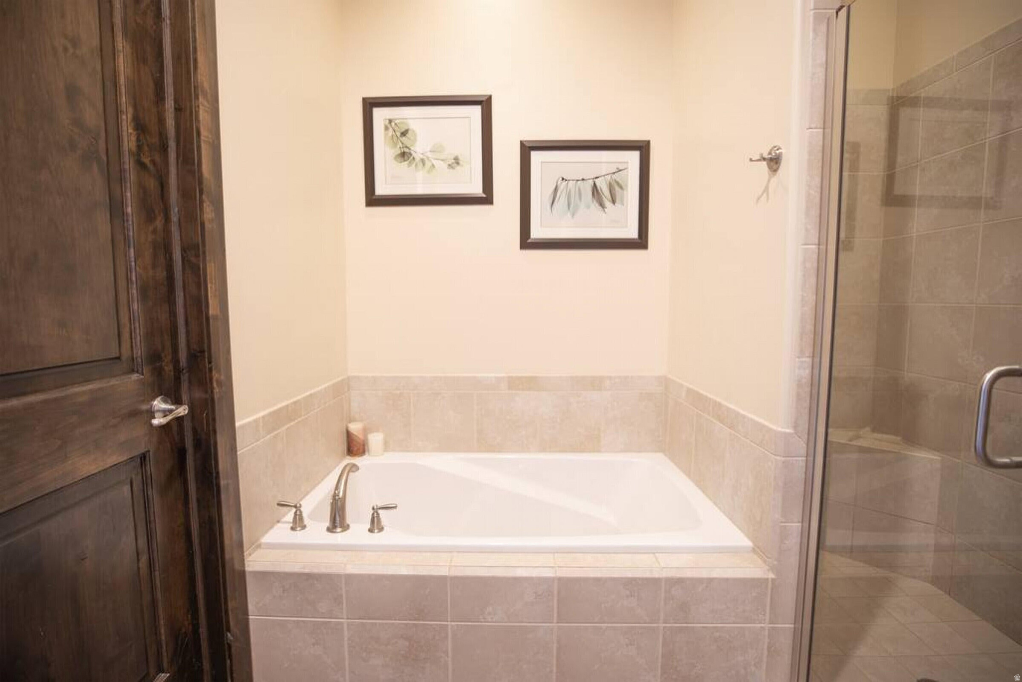 CORAL RIDGE TOWNHOMES PH 2 - Residential