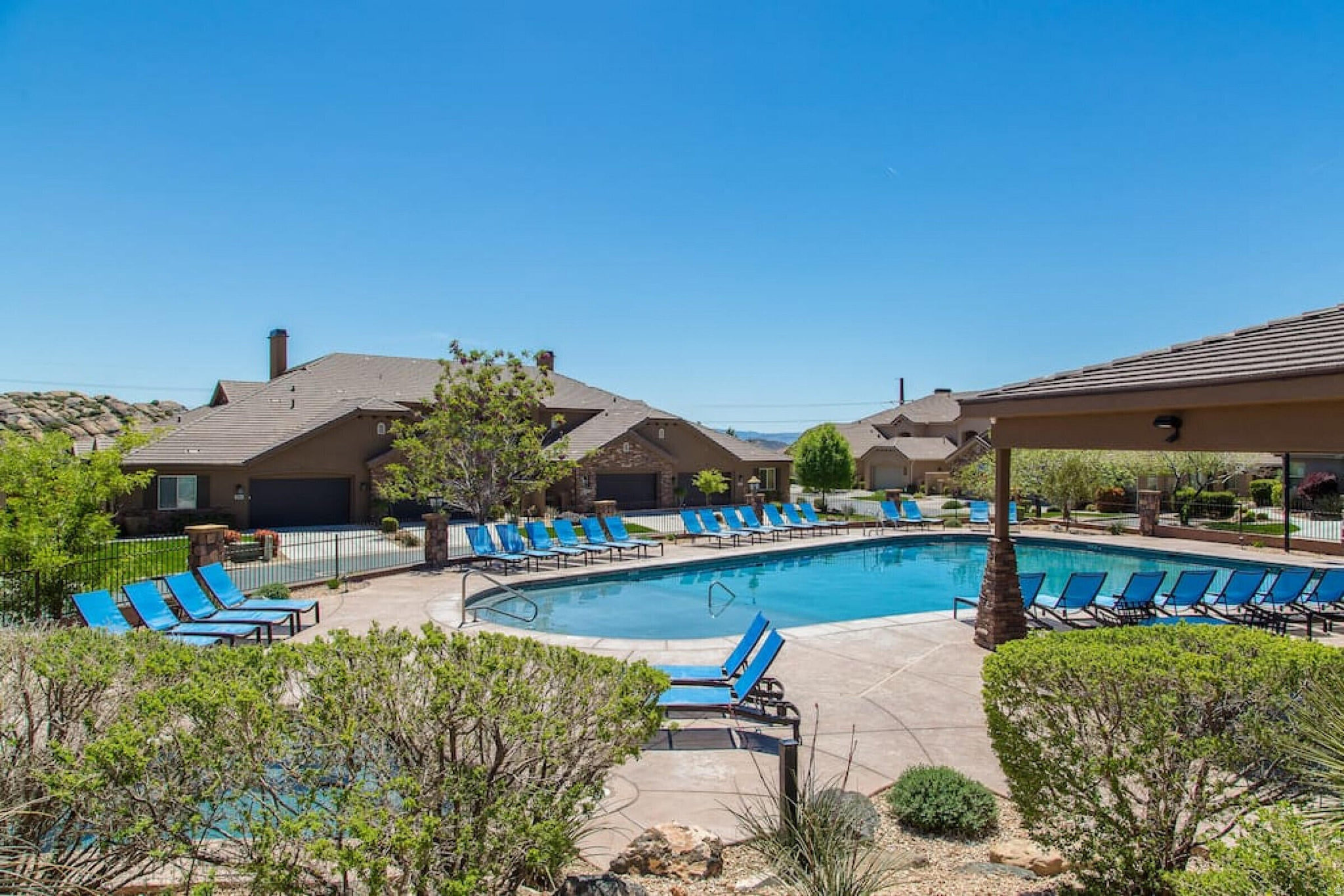 CORAL RIDGE TOWNHOMES PH 2 - Residential