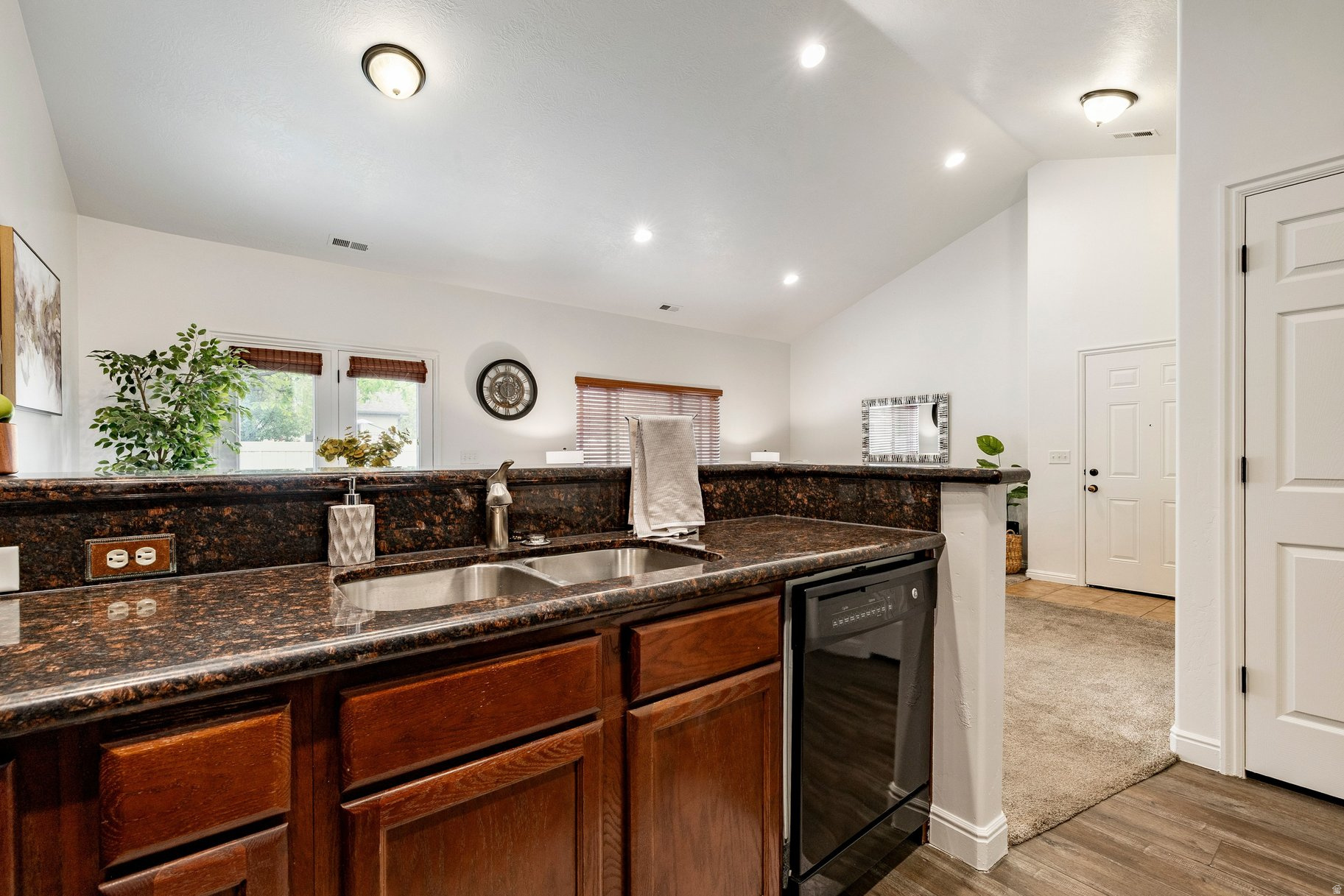 VALENTINE ESTATES - Residential