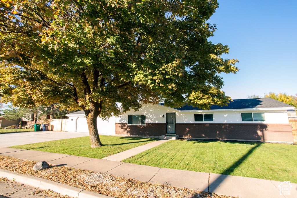 Photo of 2108 S MAIN ST, Clearfield, UT 84015 (MLS # 2188953)