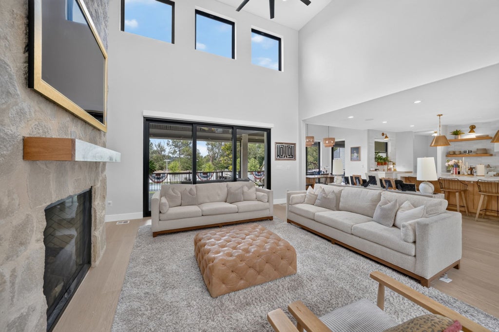 Photo of 438 S 950 W, Farmington, UT 84025 (MLS # 2179079)