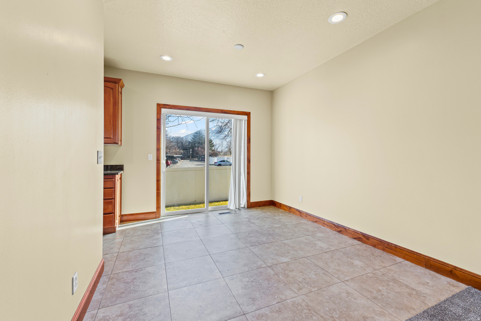 WINCHESTER CONDO - Residential Income