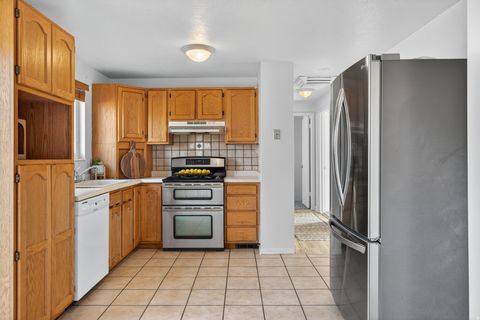 Tiny photo for 4026 W 5900 S, Salt Lake City, UT 84123 (MLS # 2122732)