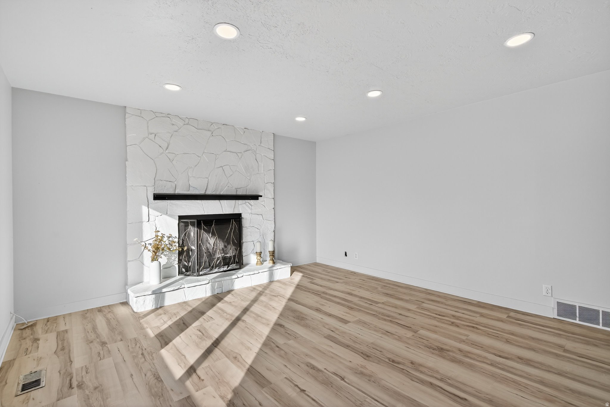 PARAMOUNT PARK - Residential