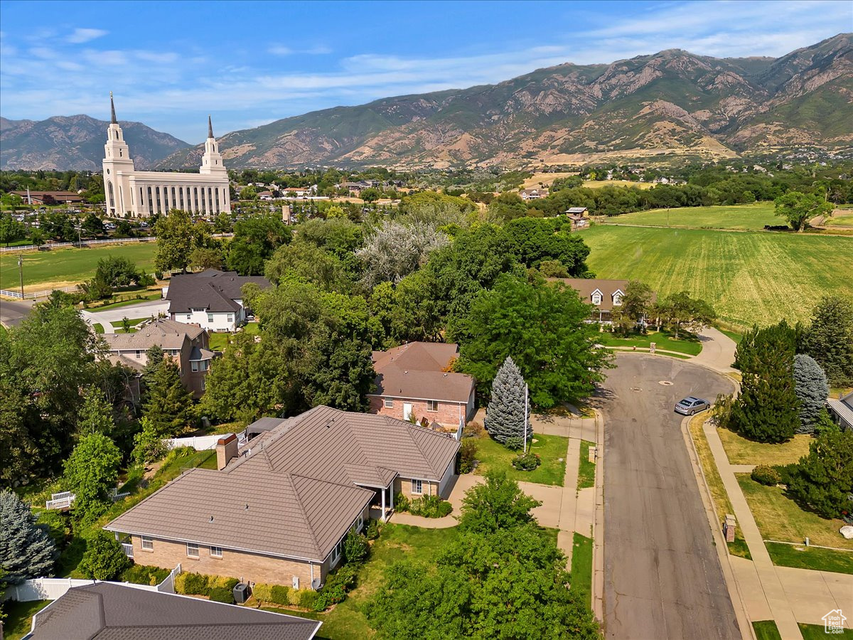 1365 E Indian Springs Cir, Layton, Utah image 2