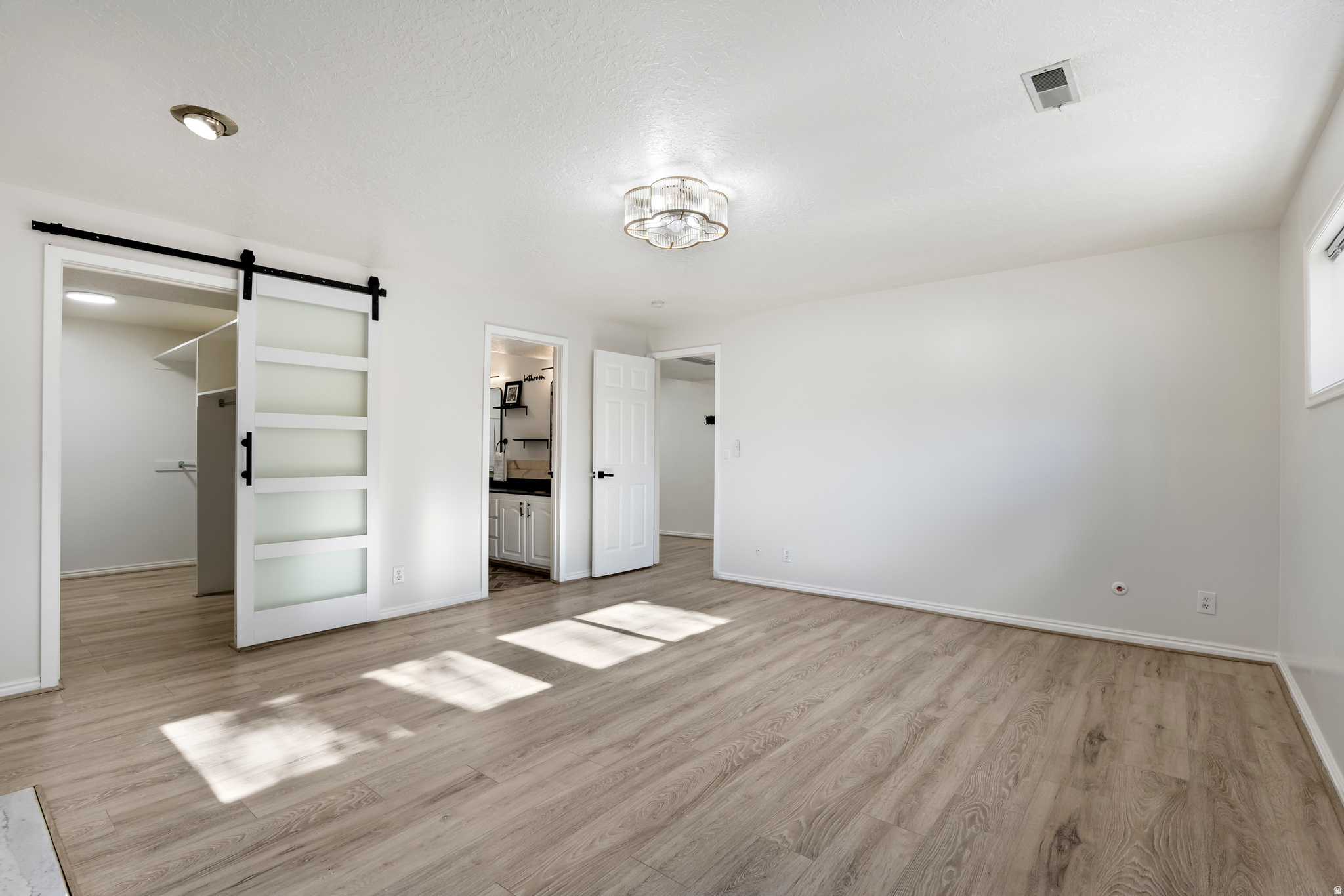 WOODLAND ESTATES - Residential