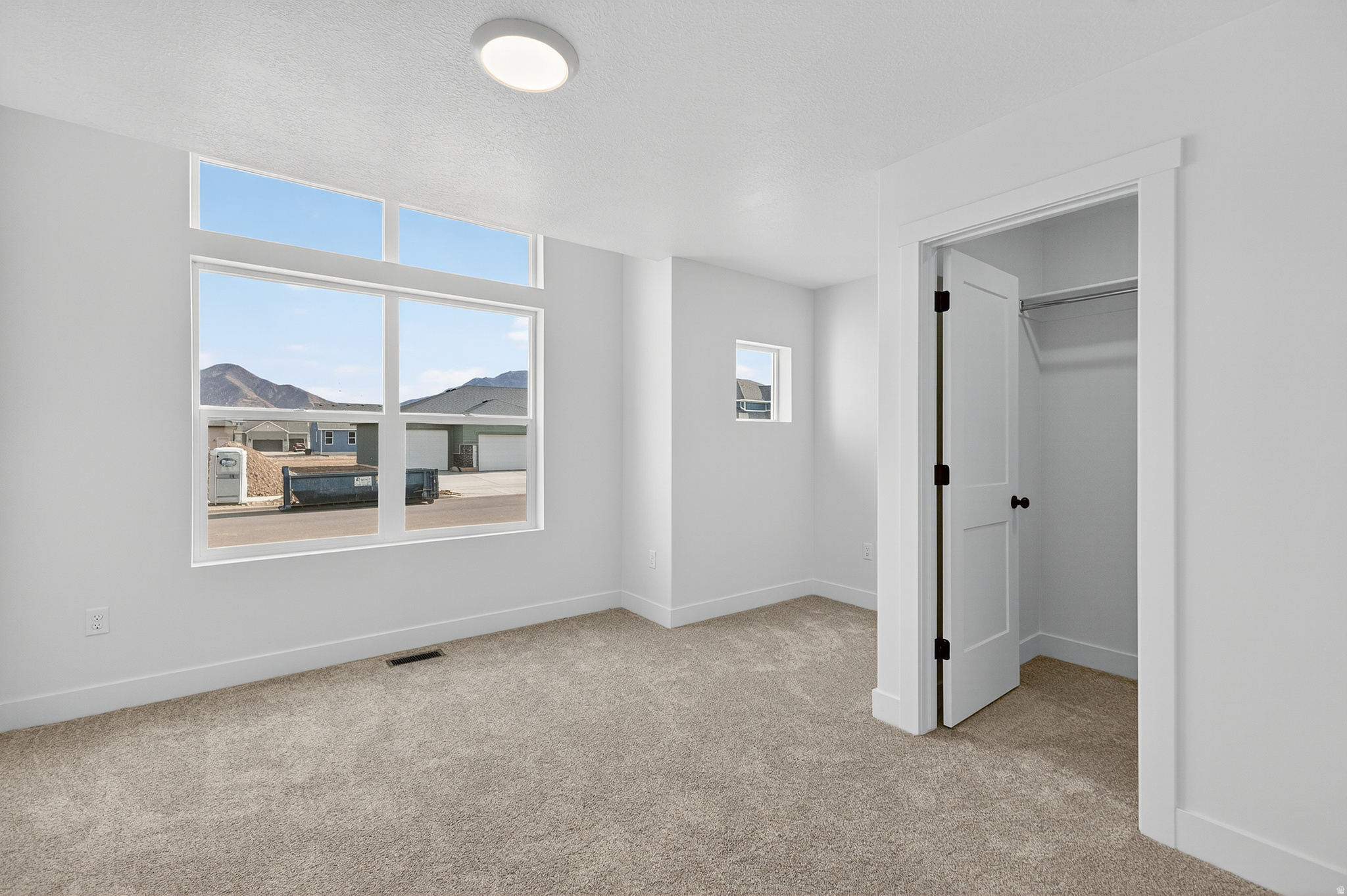 RIVERWOOD - Residential