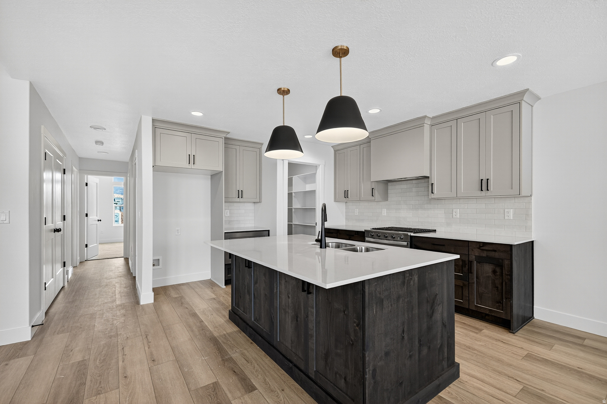 RIVERWOOD - Residential