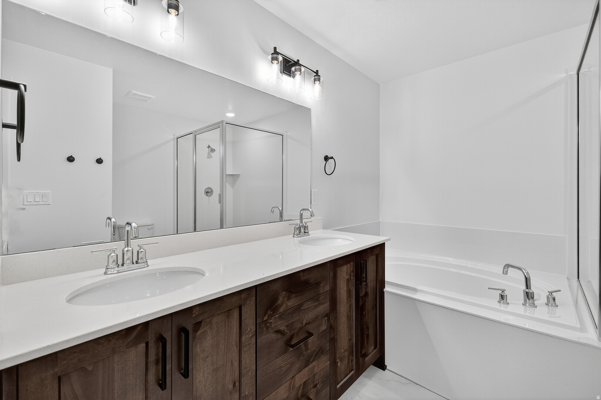 RIVERWOOD - Residential