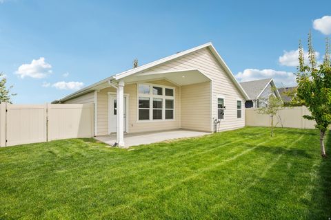 Tiny photo for 2337 W 1850 N, Clinton, UT 84015 (MLS # 2150305)