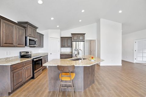 Tiny photo for 2337 W 1850 N, Clinton, UT 84015 (MLS # 2150305)