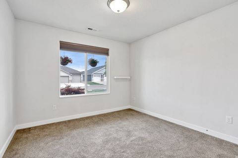 Tiny photo for 2337 W 1850 N, Clinton, UT 84015 (MLS # 2150305)
