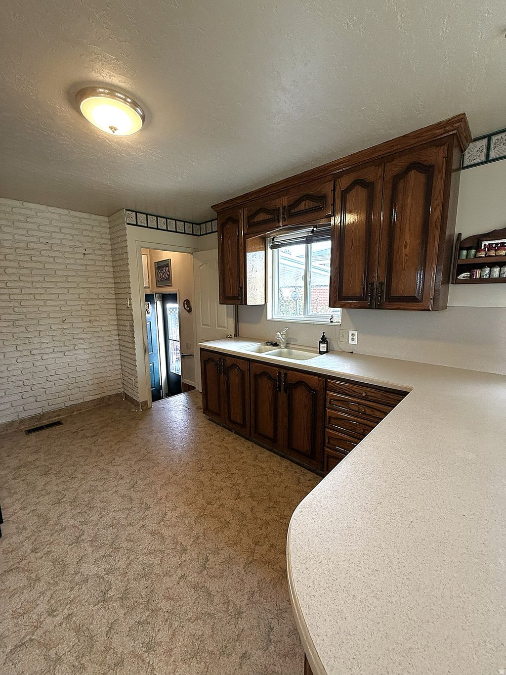 Photo of 1569 E LANEBROOK CIR S #303, Salt Lake City, UT 84124 (MLS # 2144627)