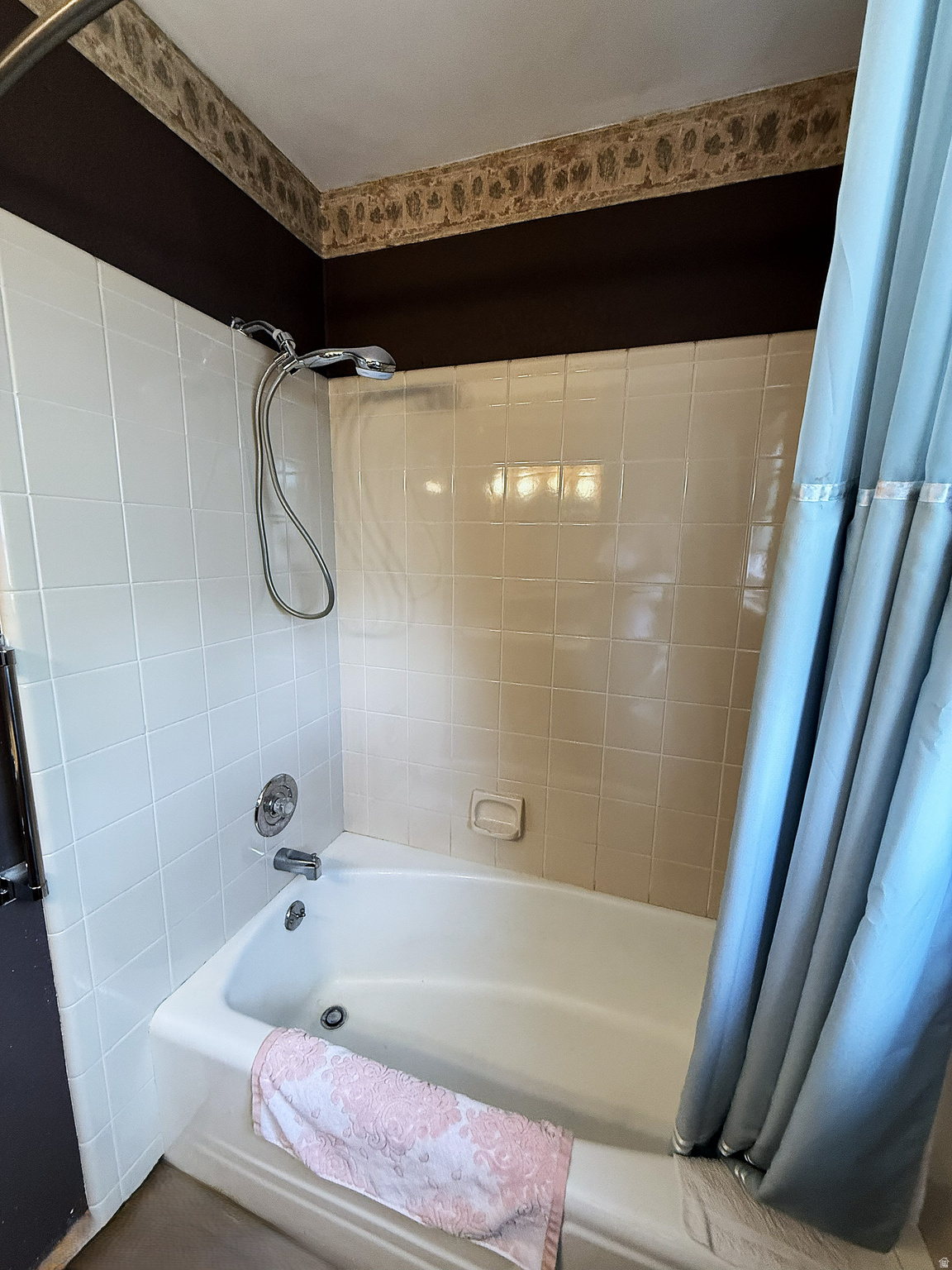 BROOKLANE NO 3 - Residential