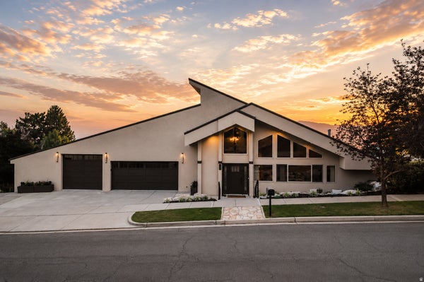 88 S MOSS HILL DR, BOUNTIFUL, UT 84010 - Image f460b706ed42e33a4bb89e7ab634c9be/11812116