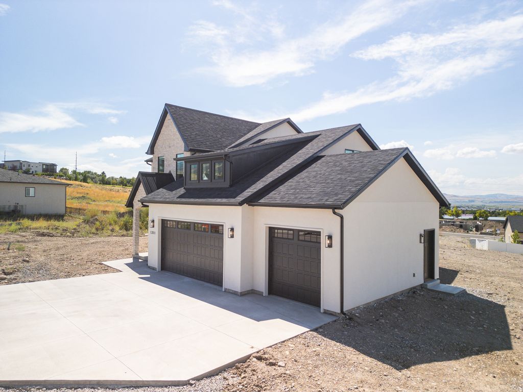 Photo of 1253 W 3100 S, Nibley, UT 84321 (MLS # 2125127)