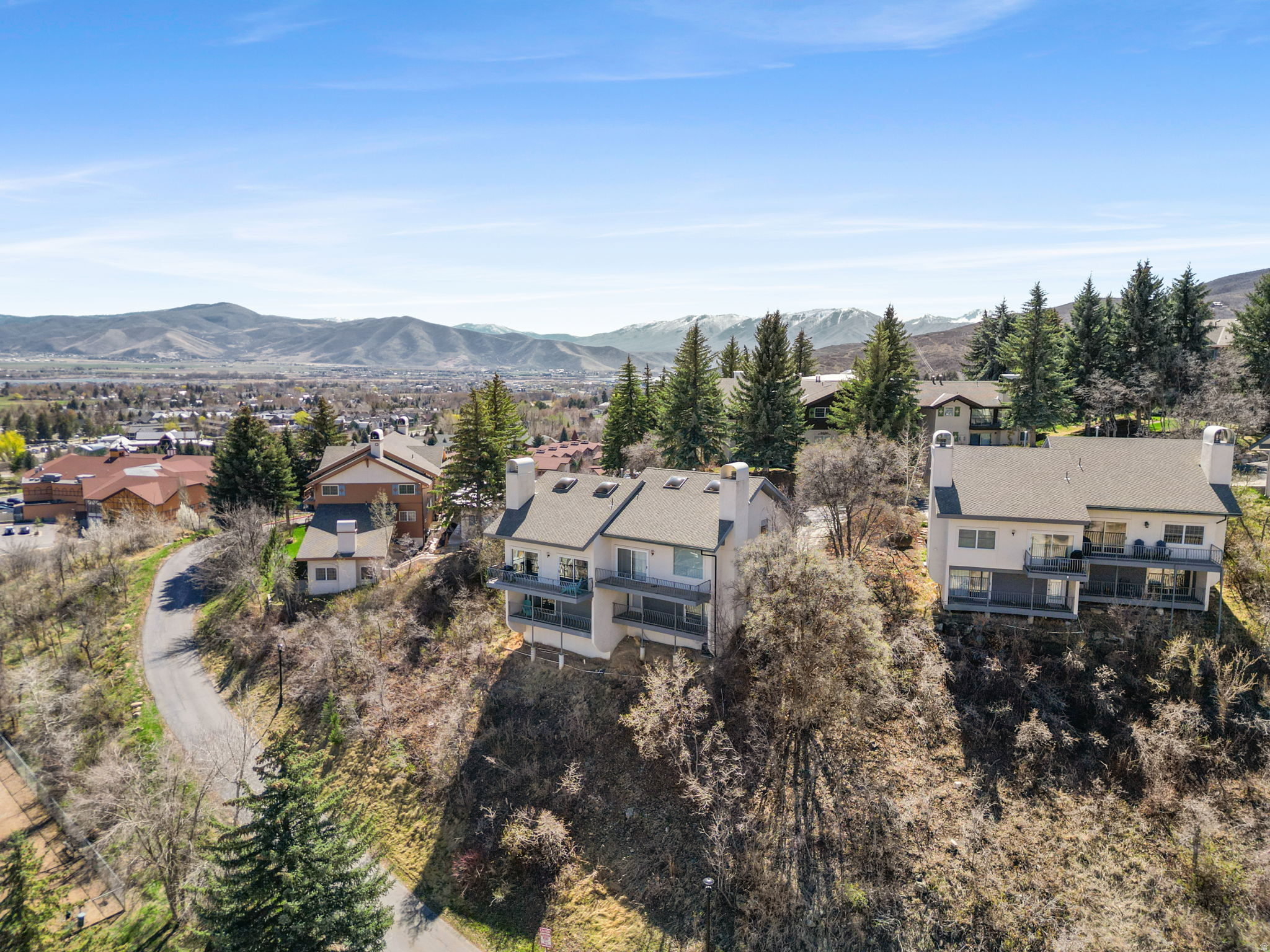 SWISS OAKS CONDOMINIUMS - Residential