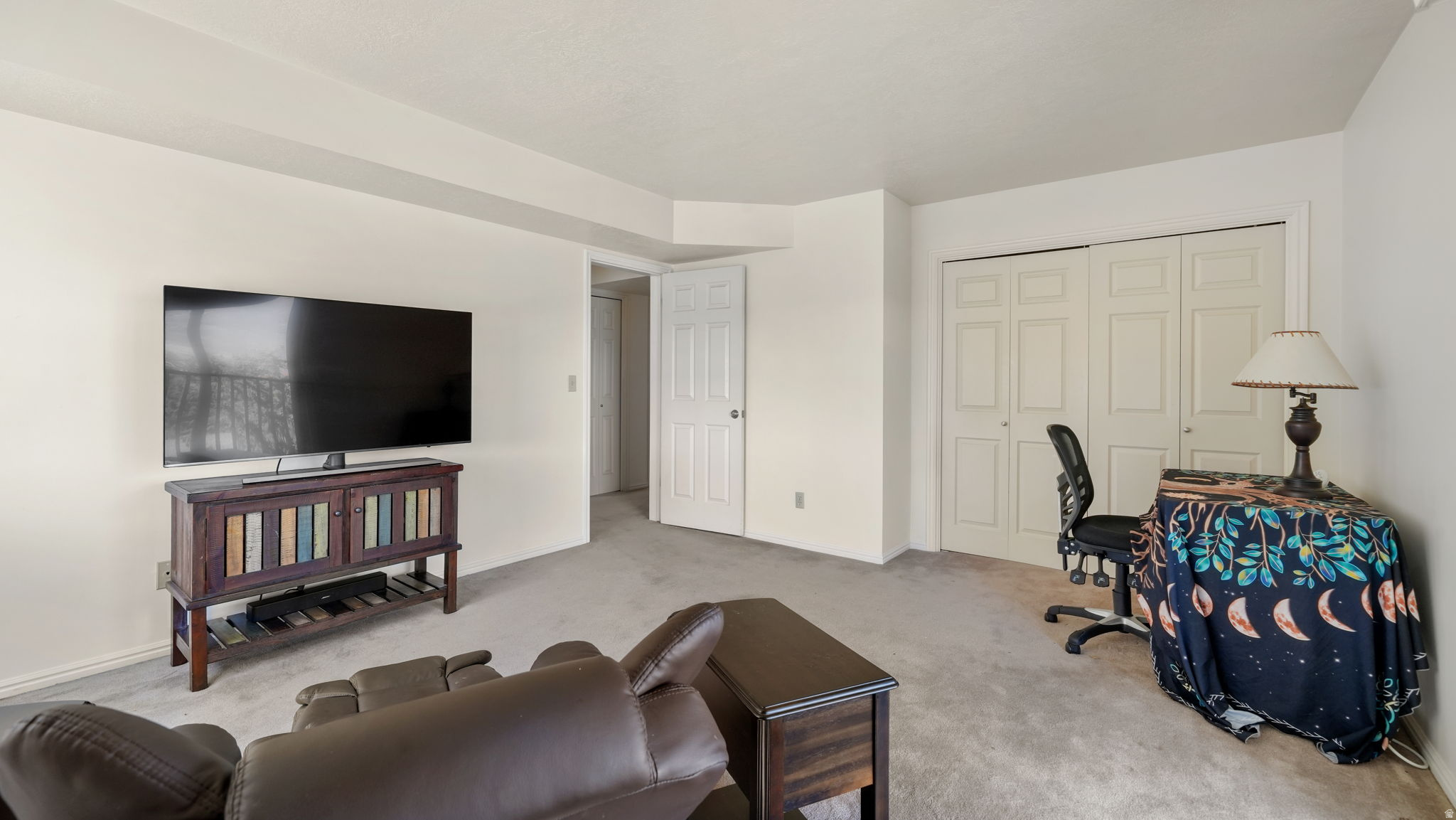 SWISS OAKS CONDOMINIUMS - Residential