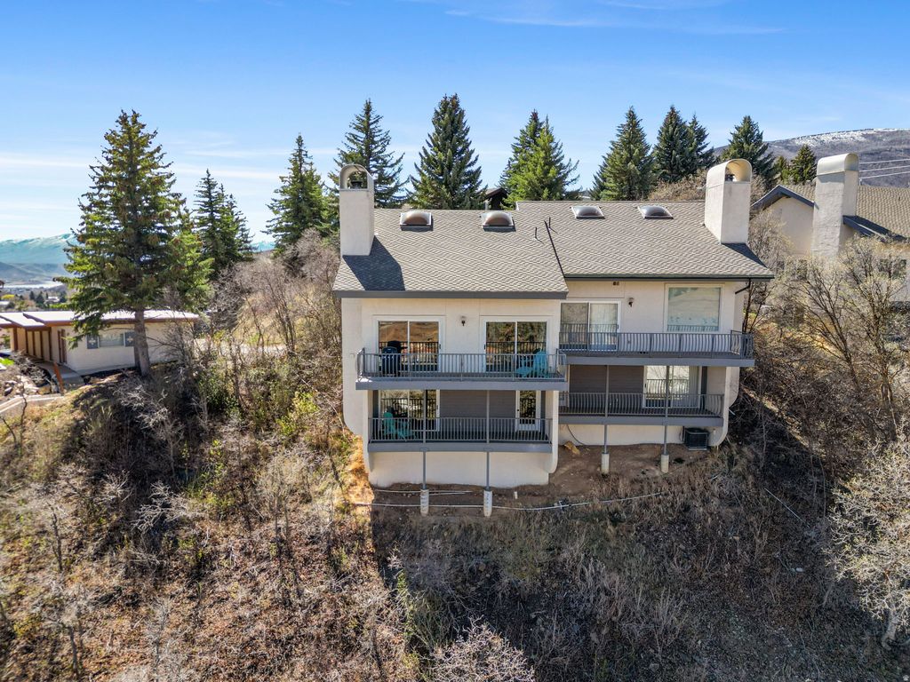 Photo of 882 W SCHNEITTER CIR, Midway, UT 84049 (MLS # 2146080)