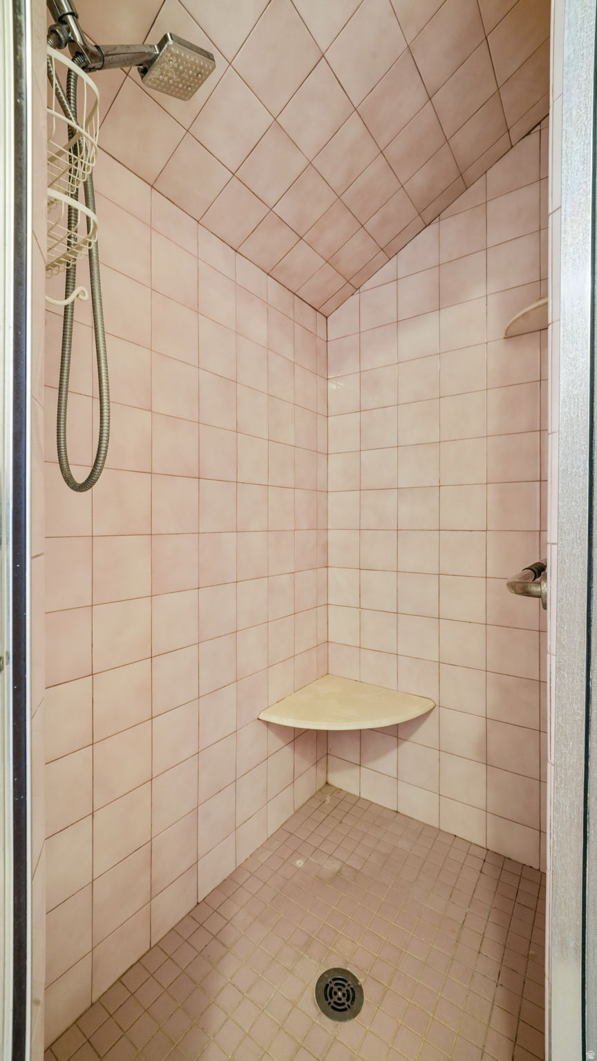 SWISS OAKS CONDOMINIUMS - Residential