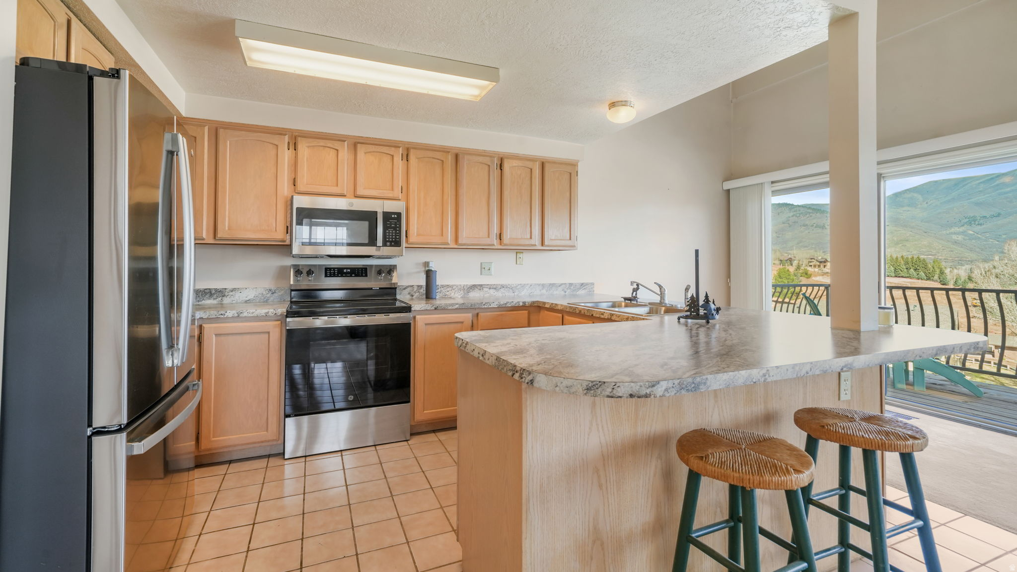 SWISS OAKS CONDOMINIUMS - Residential