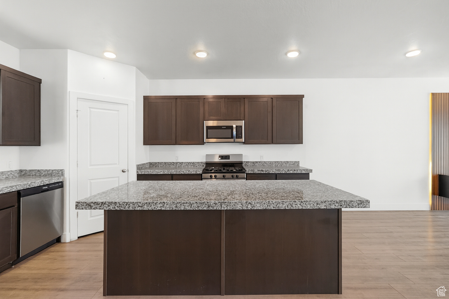 THE TOWNS AT BRYLEE FARMS - Residential