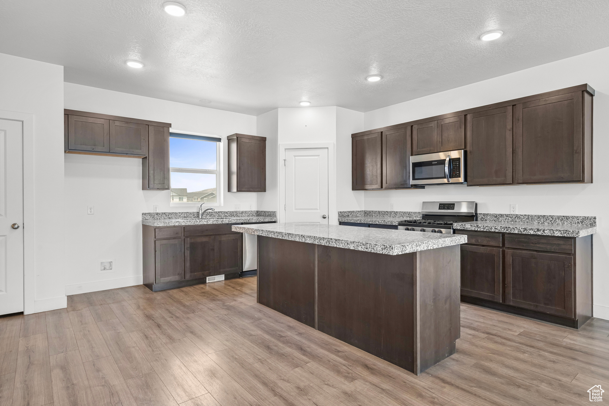 THE TOWNS AT BRYLEE FARMS - Residential