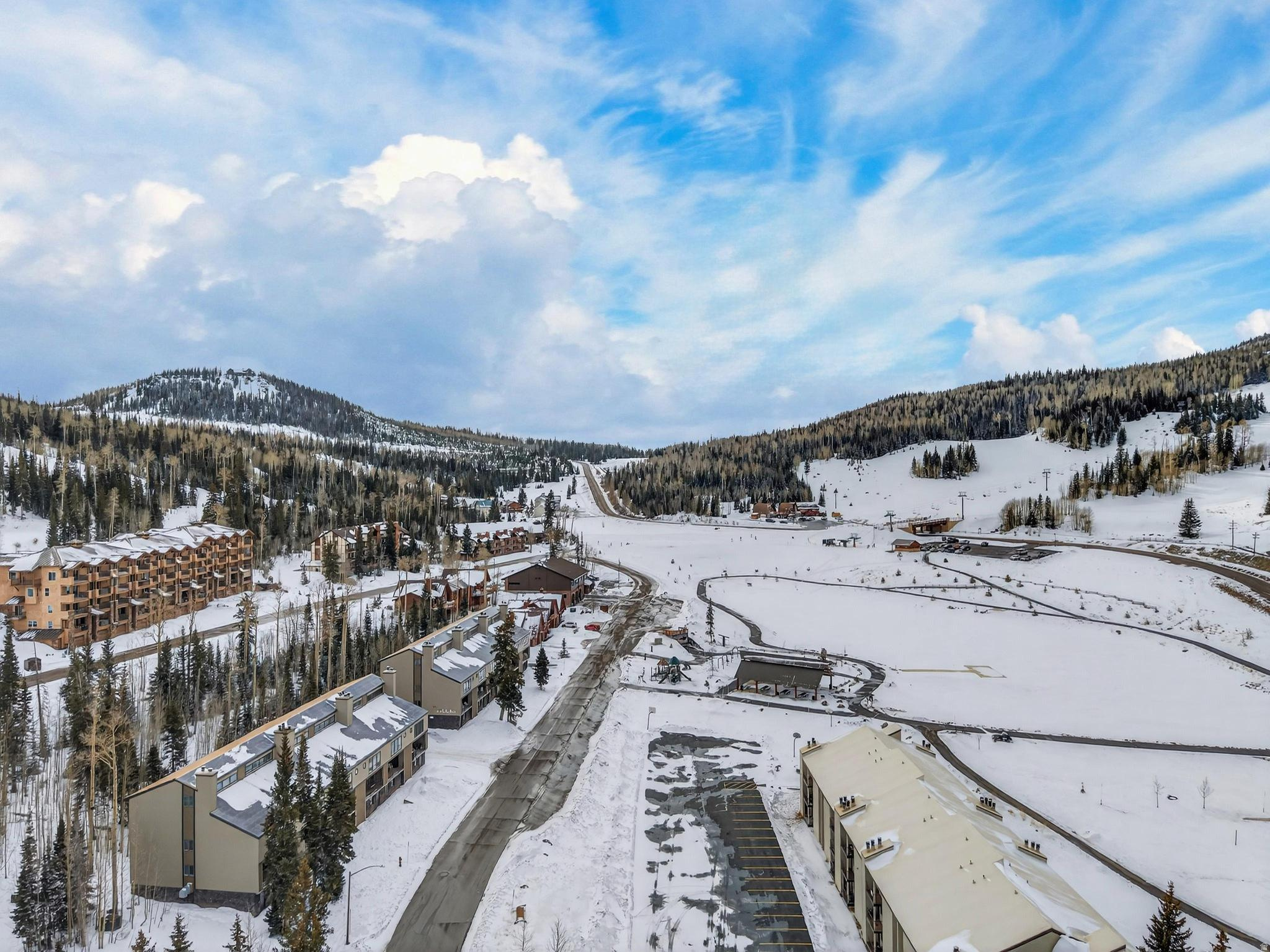 GIANT STEPS CONDO - Residential