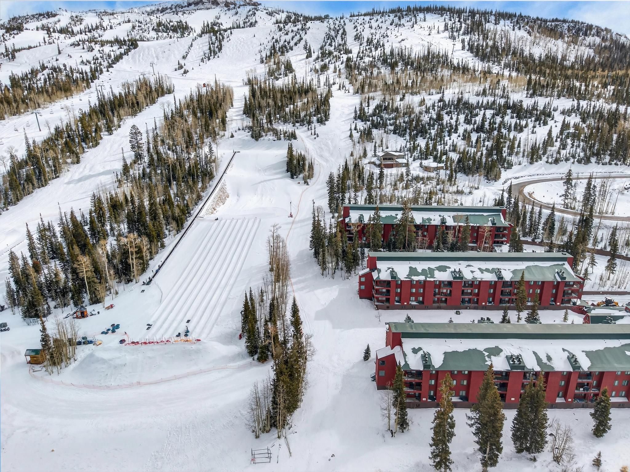 GIANT STEPS CONDO - Residential