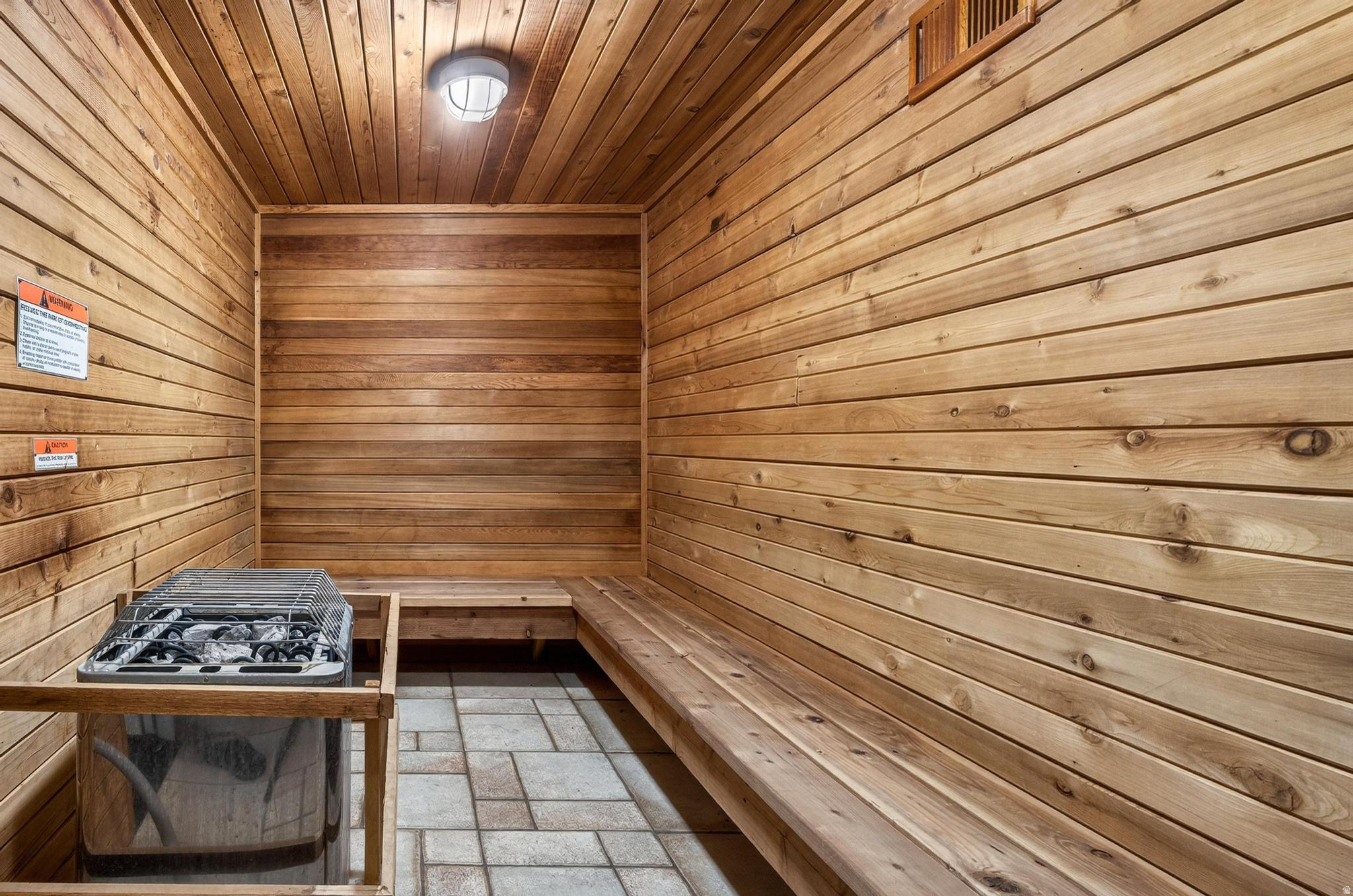 GIANT STEPS CONDO - Residential