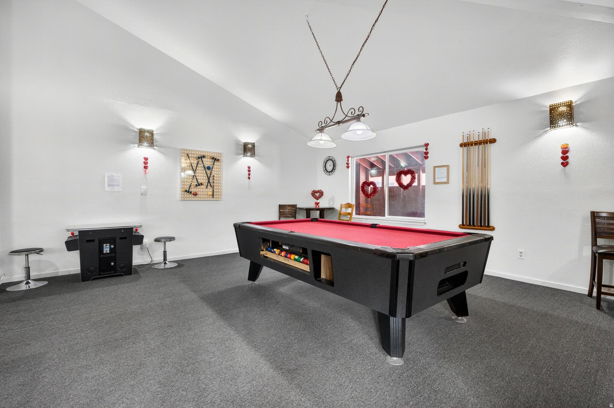 GIANT STEPS CONDO - Residential