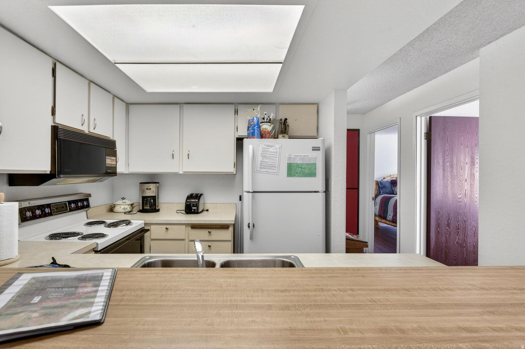 GIANT STEPS CONDO - Residential