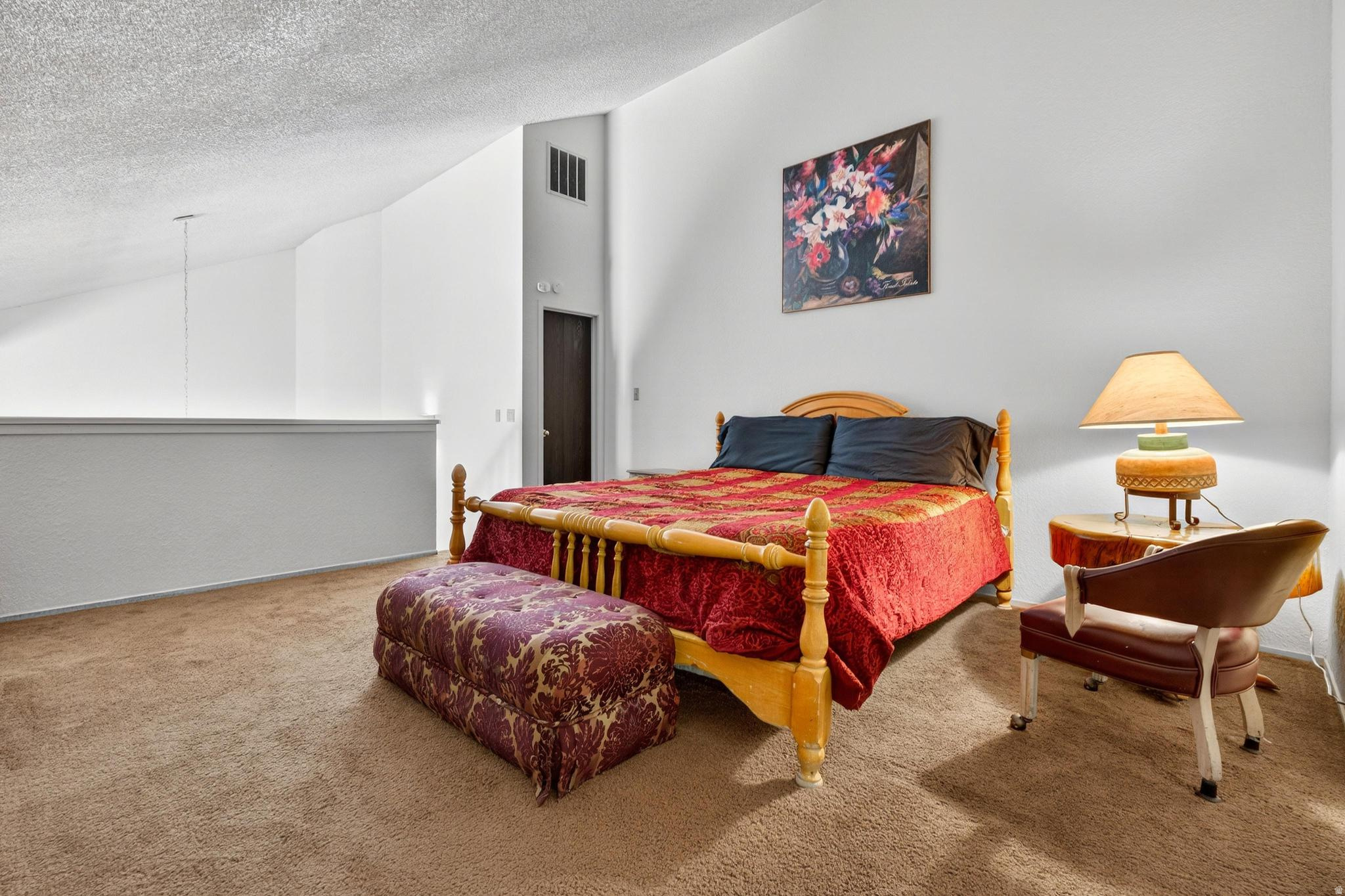 GIANT STEPS CONDO - Residential