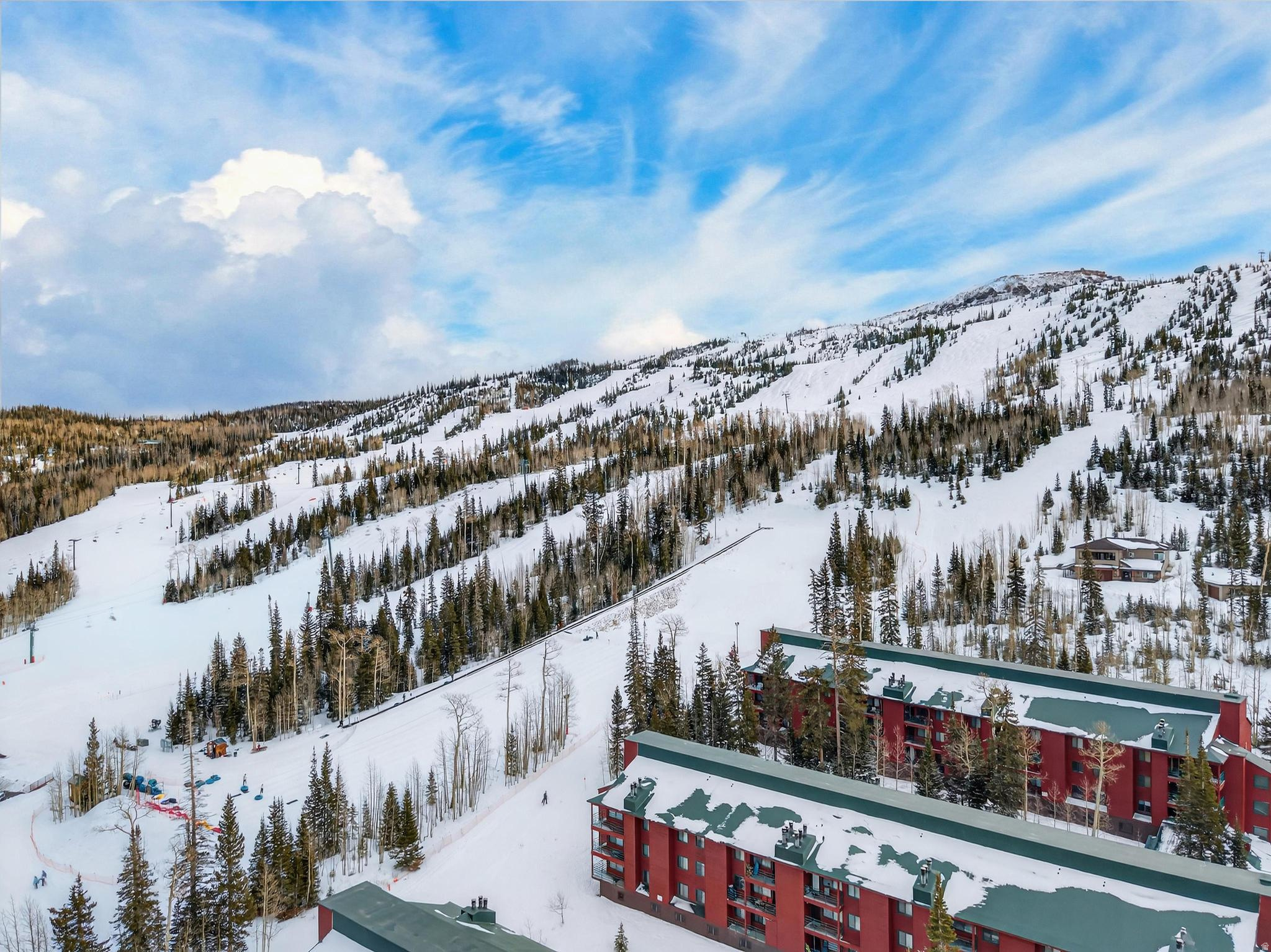 GIANT STEPS CONDO - Residential