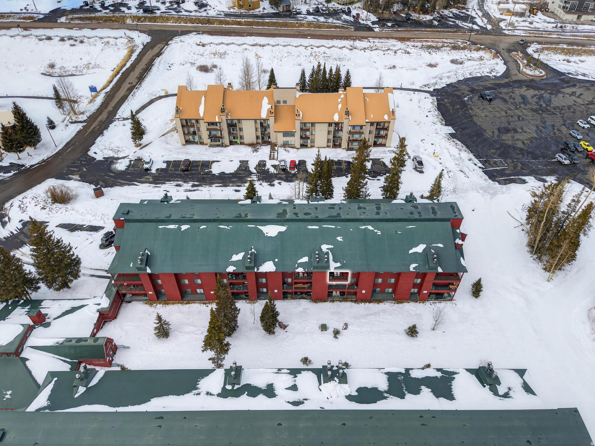 GIANT STEPS CONDO - Residential