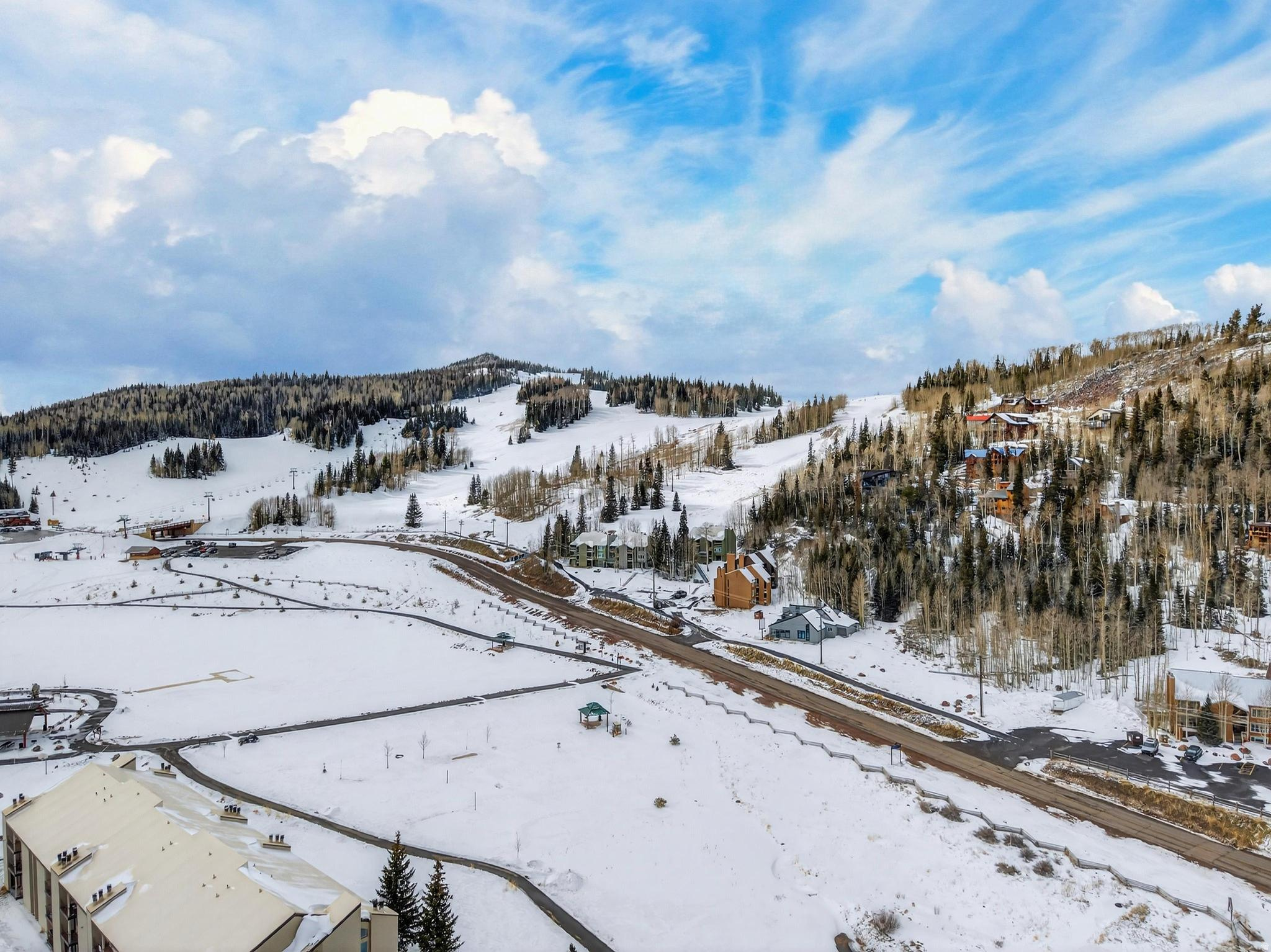 GIANT STEPS CONDO - Residential