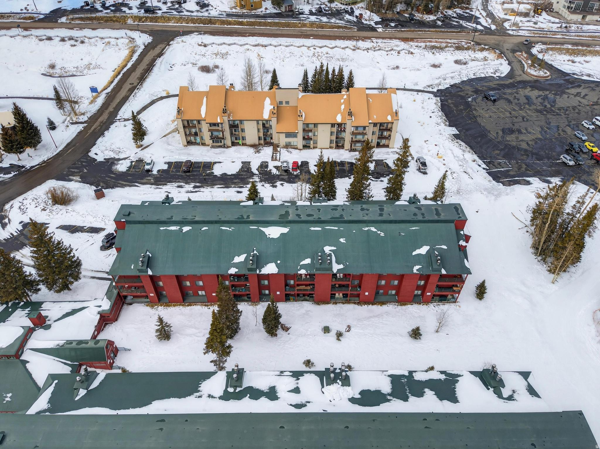 GIANT STEPS CONDO - Residential