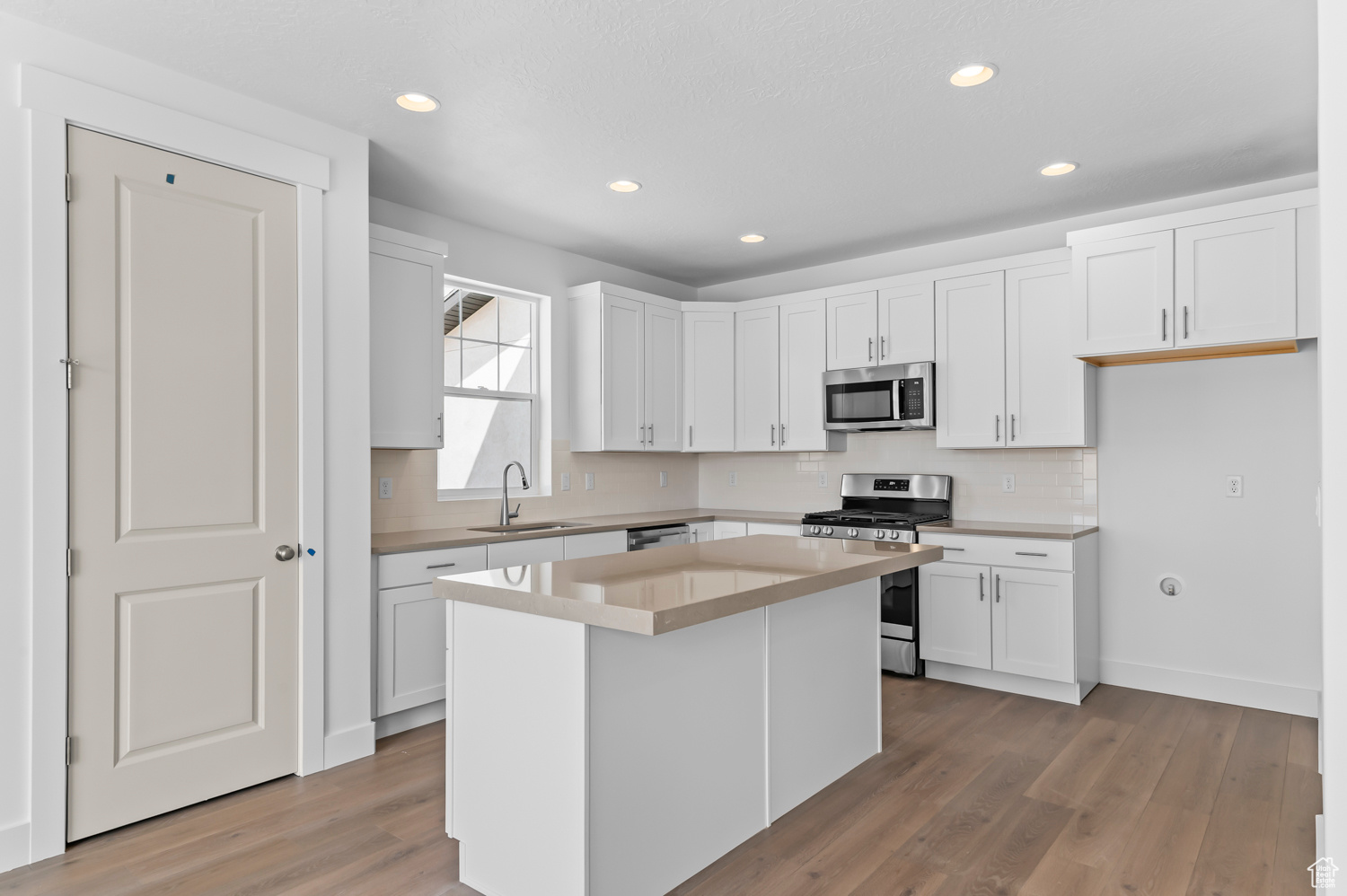 OVERLAND COLLECTION V2 237 - Residential