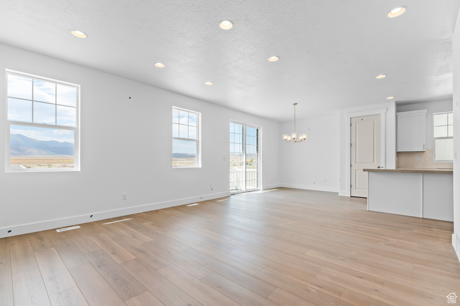 OVERLAND COLLECTION V2 237 - Residential