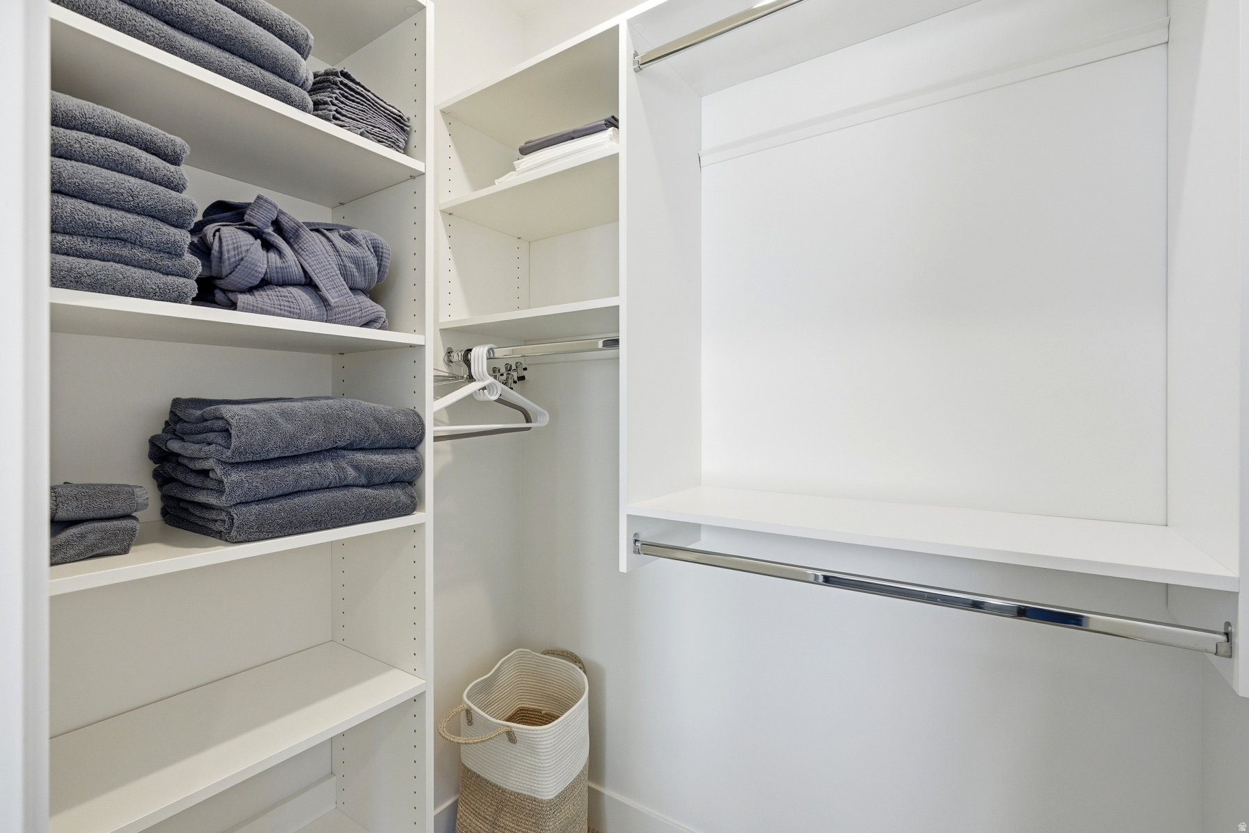 CLUBHOUSE VILLAS - Residential