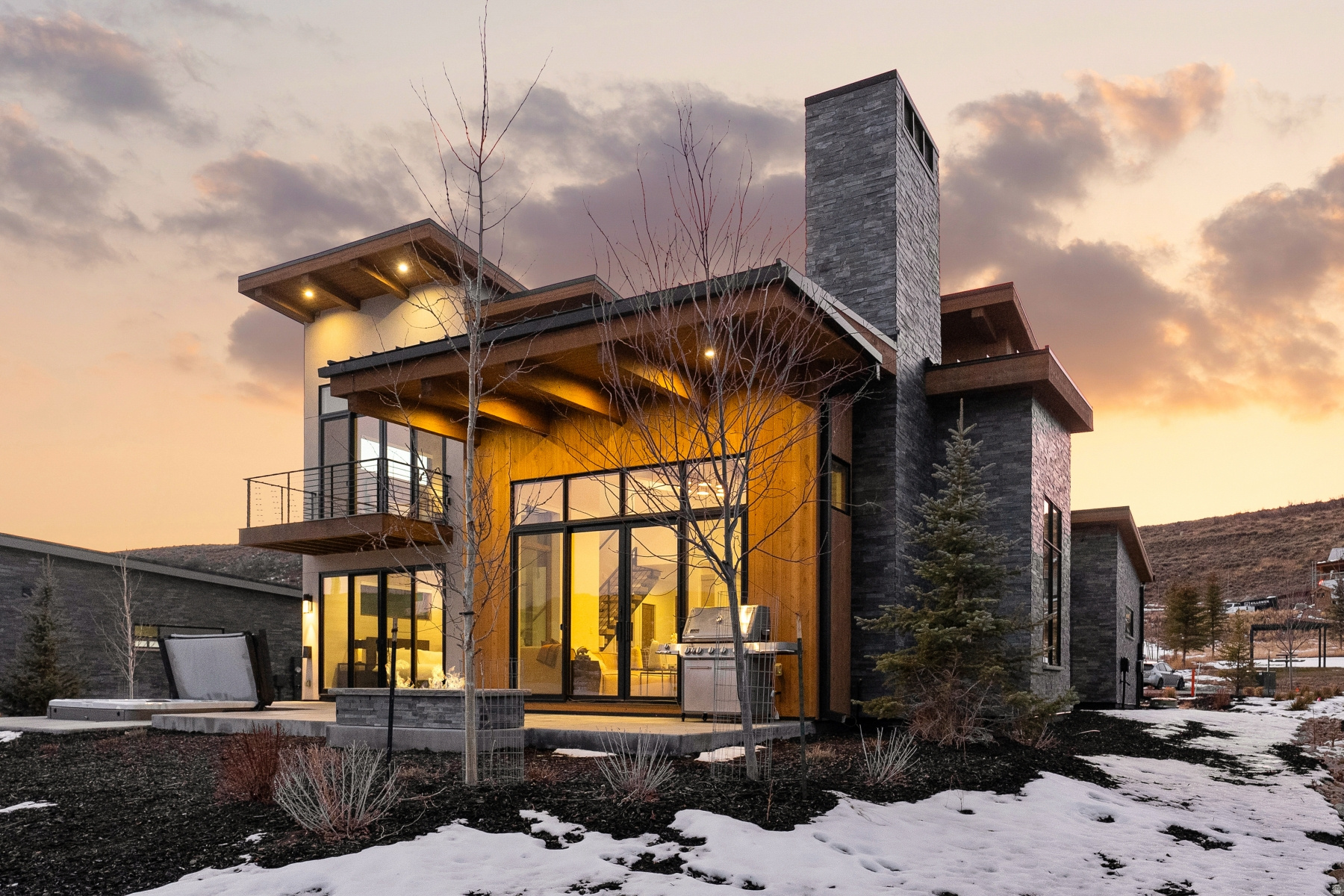 CLUBHOUSE VILLAS - Residential