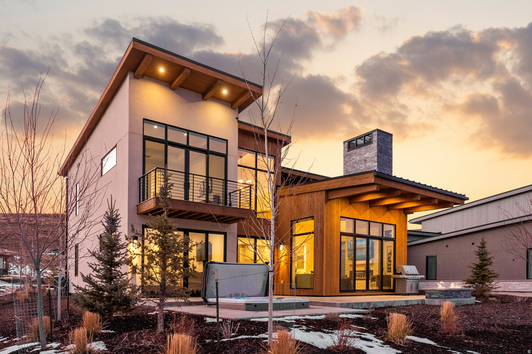 CLUBHOUSE VILLAS - Residential