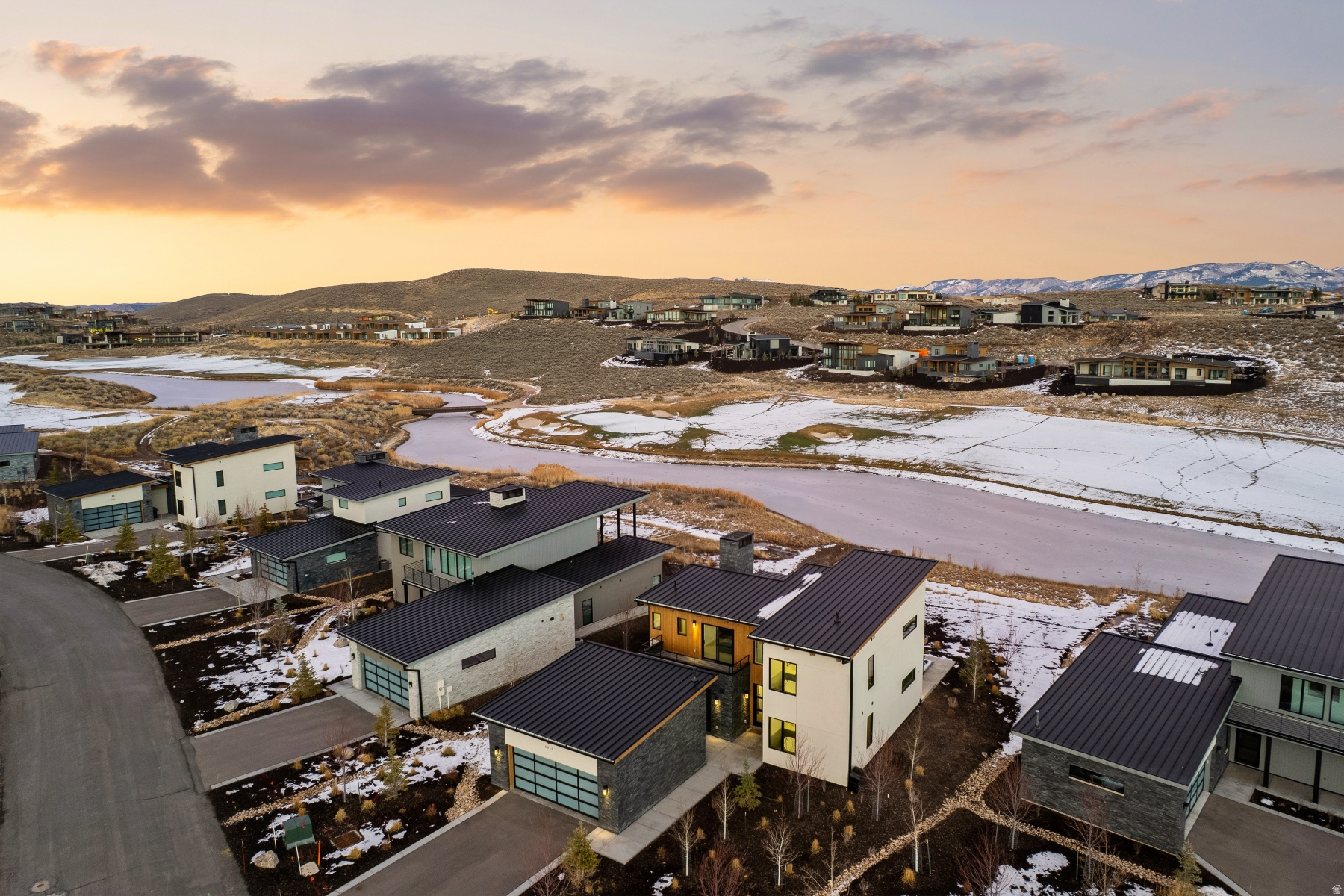 CLUBHOUSE VILLAS - Residential