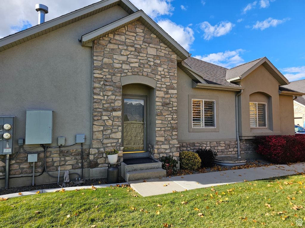 Photo of 10831 S WYNVIEW LN, South Jordan, UT 84095 (MLS # 2119831)
