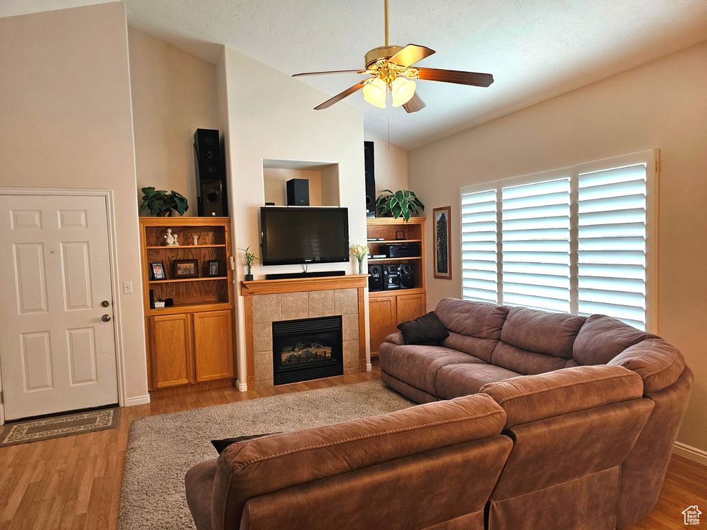 Photo of 10831 S WYNVIEW LN, South Jordan, UT 84095 (MLS # 2119831)