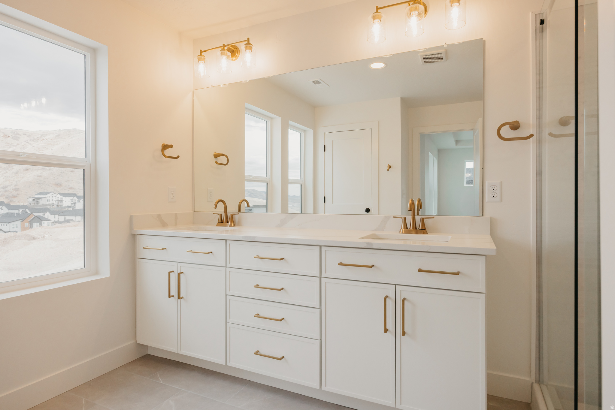 CANYON POINT - Residential